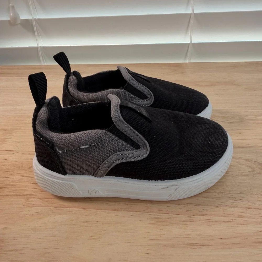 Quiksilver Sneakers Boys Black Gray Canvas Slip-On Low Top Casual Shoes - 7